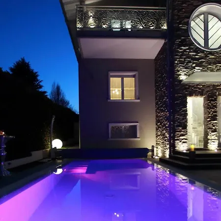 Bellavista Exclusive In Zona Con Piscina -jacuzzi Vista La Colazione Viene Servita In Pasticceria Rinomata Ed Esclusiva Esterna Bed & Breakfast