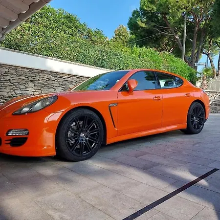 Bellavista Exclusive In Zona Con Piscina -jacuzzi Vista La Colazione Viene Servita In Pasticceria Rinomata Ed Esclusiva Esterna Bed & Breakfast 4*