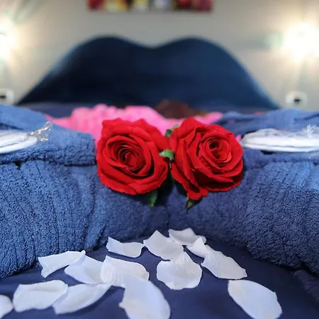 Bellavista Exclusive In Zona Con Piscina -jacuzzi Vista La Colazione Viene Servita In Pasticceria Rinomata Ed Esclusiva Esterna Bed & Breakfast Desenzano del Garda