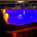 Bed and breakfast Bellavista Exclusive In Zona Con Piscina Riscaldata-jacuzzi Vista La Colazione Viene Servita In Pasticceria Esclusiva In Centro-vicina Struttura-animali Di Piccola Taglia Ammessi Su Richiesta