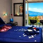 Bed and breakfast Bellavista Exclusive In Zona Con Piscina Riscaldata-jacuzzi Vista La Colazione Viene Servita In Pasticceria Esclusiva In Centro-vicina Struttura-animali Di Piccola Taglia Ammessi Su Richiesta Desenzano del Garda