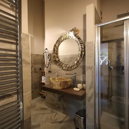 Bellavista Exclusive In Zona Con Piscina Riscaldata E Jacuzzi Vista 住宿加早餐酒店 代森扎诺-德尔加达