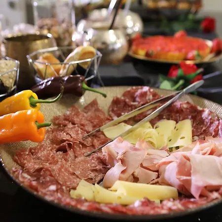 住宿加早餐酒店 Bellavista Exclusive In Zona Con Piscina Riscaldata E Jacuzzi Vista 代森扎诺-德尔加达