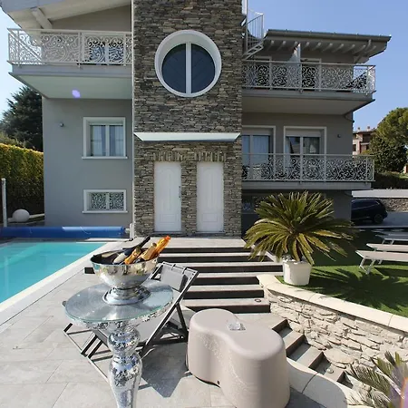 Bellavista Exclusive In Zona Con Piscina Riscaldata E Jacuzzi Vista 住宿加早餐酒店