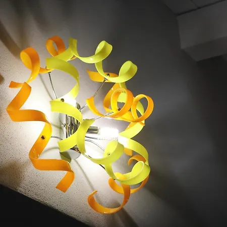 Bellavista Exclusive In Zona Con Piscina -jacuzzi Vista La Colazione Viene Servita In Pasticceria Rinomata Ed Esclusiva Esterna 4* Дезенцано-дель-Гарда