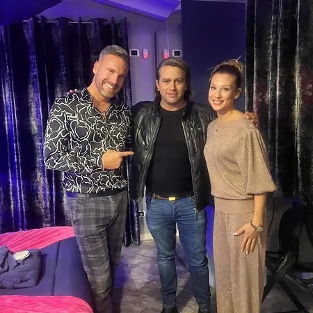 Bellavista Exclusive In Zona Con Piscina -jacuzzi Vista La Colazione Viene Servita In Pasticceria Rinomata Ed Esclusiva Esterna Отель типа 