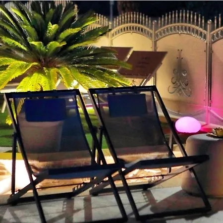 Bellavista Exclusive In Zona Con Piscina Riscaldata E Jacuzzi Vista 住宿加早餐酒店 3*