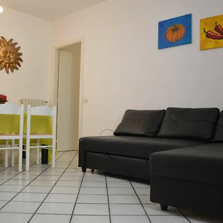 Bellavista Exclusive In Zona Con Piscina -jacuzzi Vista La Colazione Viene Servita In Pasticceria Rinomata Ed Esclusiva Esterna Дезенцано-дель-Гарда