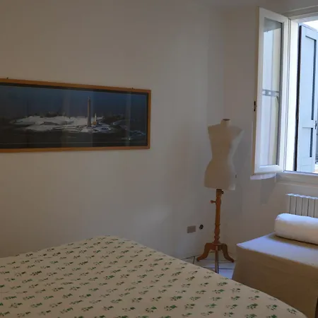 Bellavista Exclusive In Zona Con Piscina -jacuzzi Vista La Colazione Viene Servita In Pasticceria Rinomata Ed Esclusiva Esterna Дезенцано-дель-Гарда