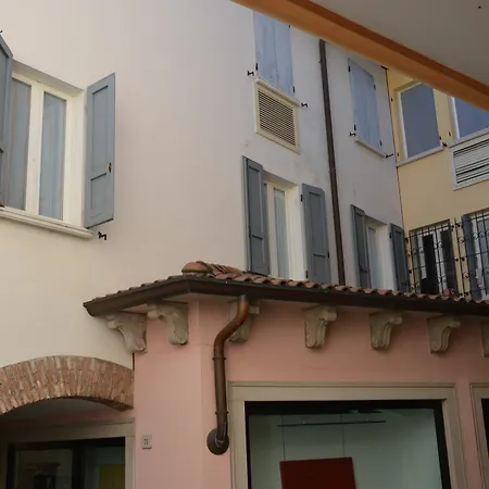 Bellavista Exclusive In Zona Con Piscina -jacuzzi Vista La Colazione Viene Servita In Pasticceria Rinomata Ed Esclusiva Esterna