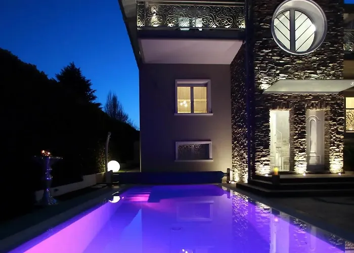 Bellavista Exclusive In Zona Con Piscina Riscaldata-jacuzzi Vista La Colazione Viene Servita In Pasticceria Rinomata Ed Esclusiva Esterna Bed & Breakfast