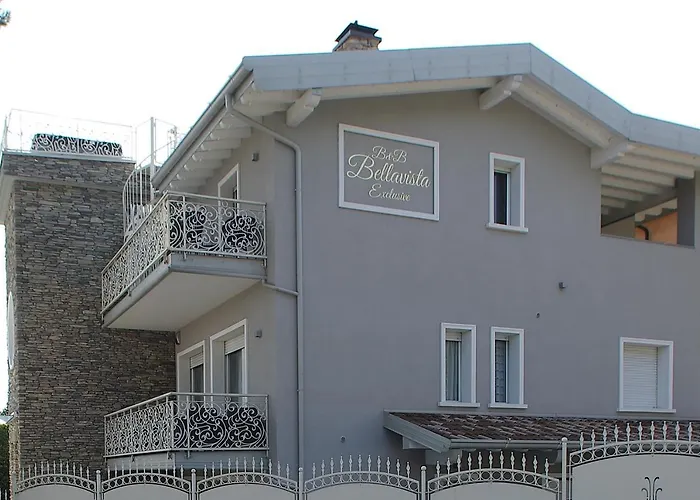 Bellavista Exclusive In Zona Con Piscina Riscaldata-jacuzzi Vista La Colazione Viene Servita In Pasticceria Rinomata Ed Esclusiva Esterna 4* Desenzano del Garda