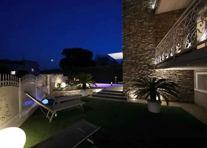 Bed & Breakfast Bellavista Exclusive In Zona Con Piscina Riscaldata-jacuzzi Vista La Colazione Viene Servita In Pasticceria Rinomata Ed Esclusiva Esterna