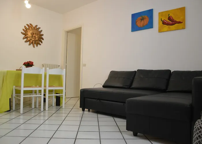 Bellavista Exclusive In Zona Con Piscina Riscaldata-jacuzzi Vista La Colazione Viene Servita In Pasticceria Rinomata Ed Esclusiva Esterna Desenzano del Garda